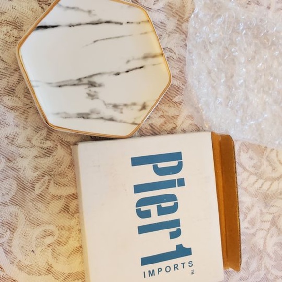 NWT Free with Any purchase Pier 1 Imports Trinket Dish 3x4 inches - Picture 1 of 1